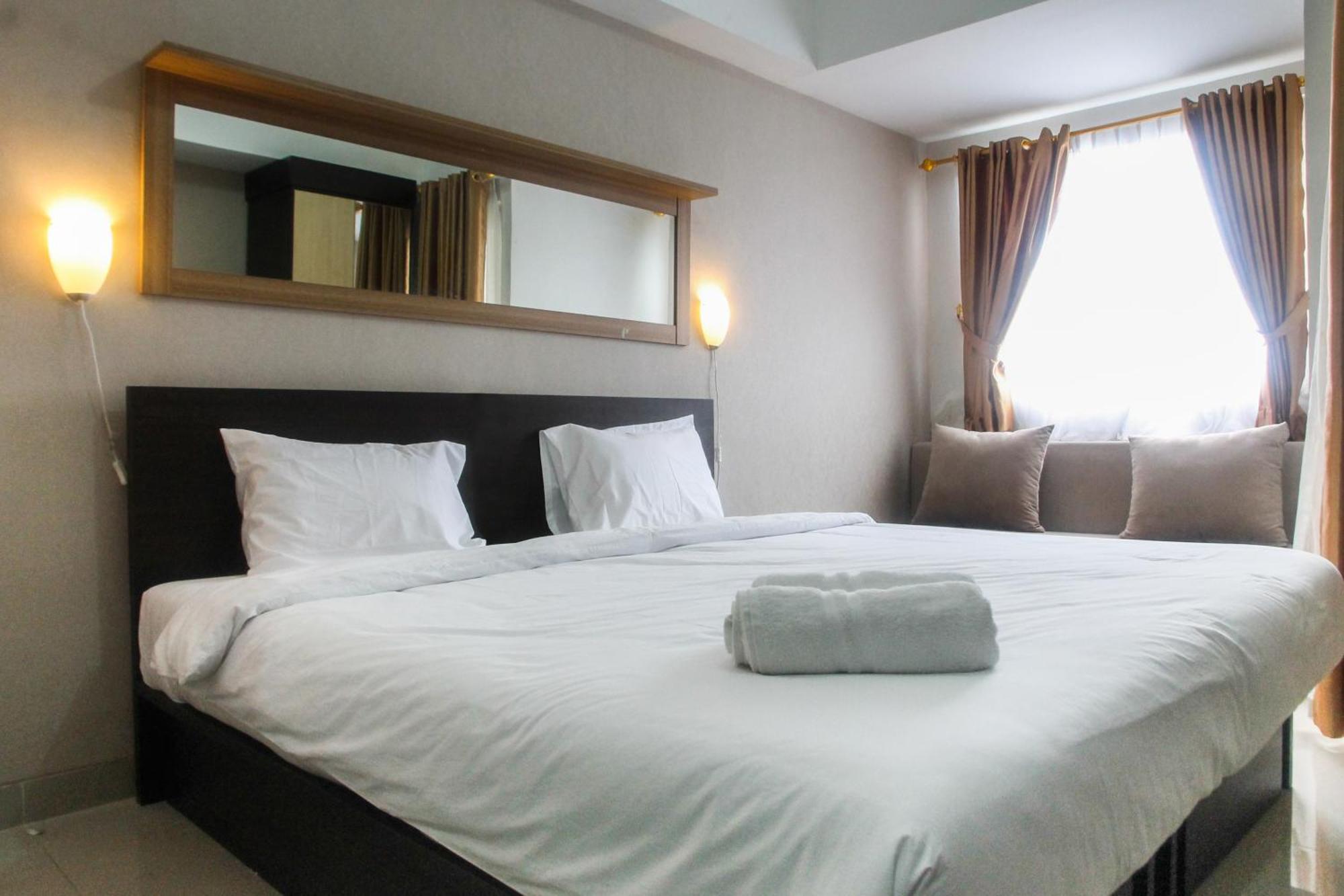 Minimalist The Oasis Near Omni Hospital Cikarang By Travelio