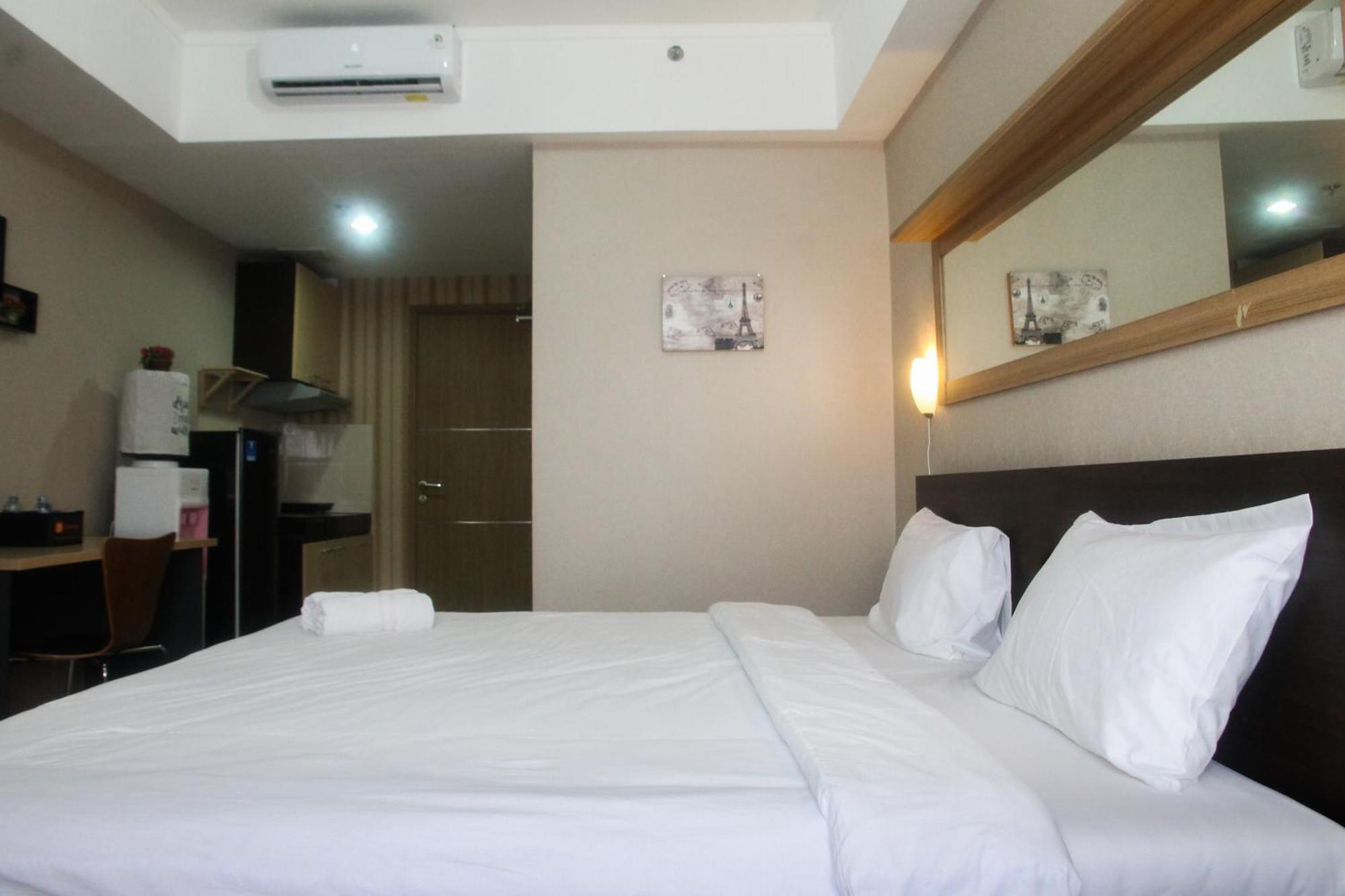 Minimalist The Oasis Near Omni Hospital Cikarang By Travelio Apartemen