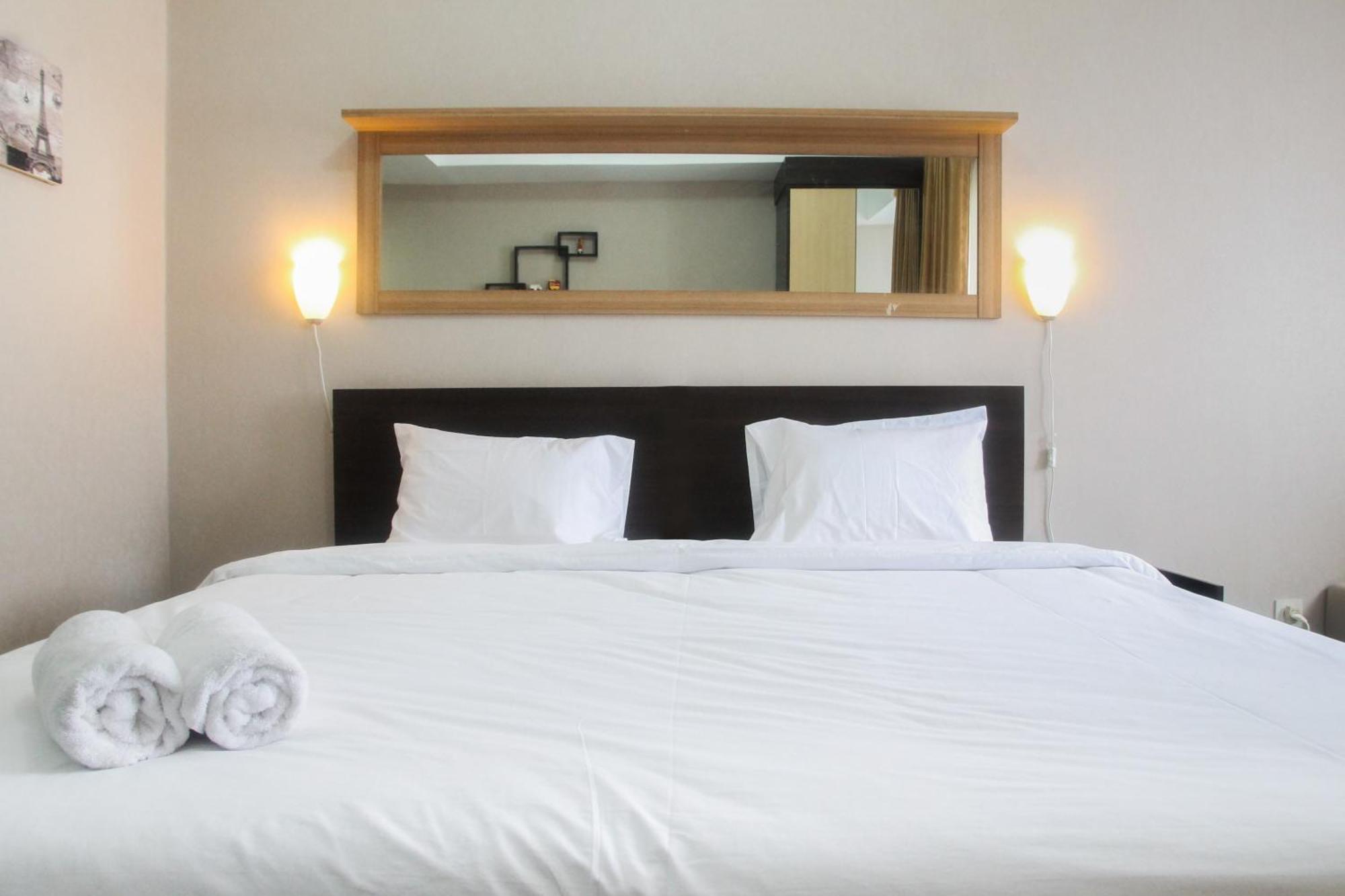 Minimalist The Oasis Near Omni Hospital Cikarang By Travelio Apartemen *