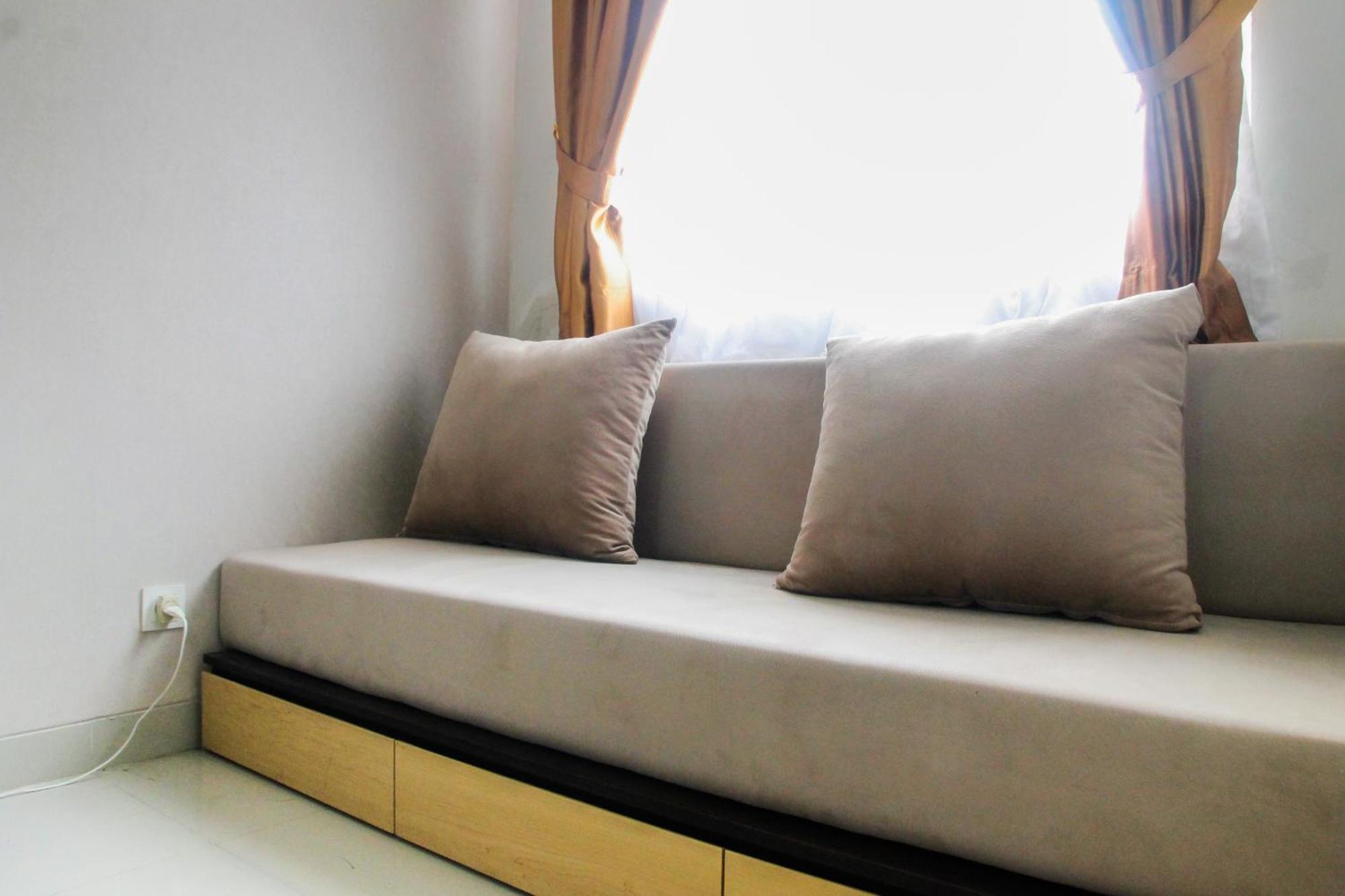 Minimalist The Oasis Near Omni Hospital Cikarang By Travelio Apartemen Bekasi