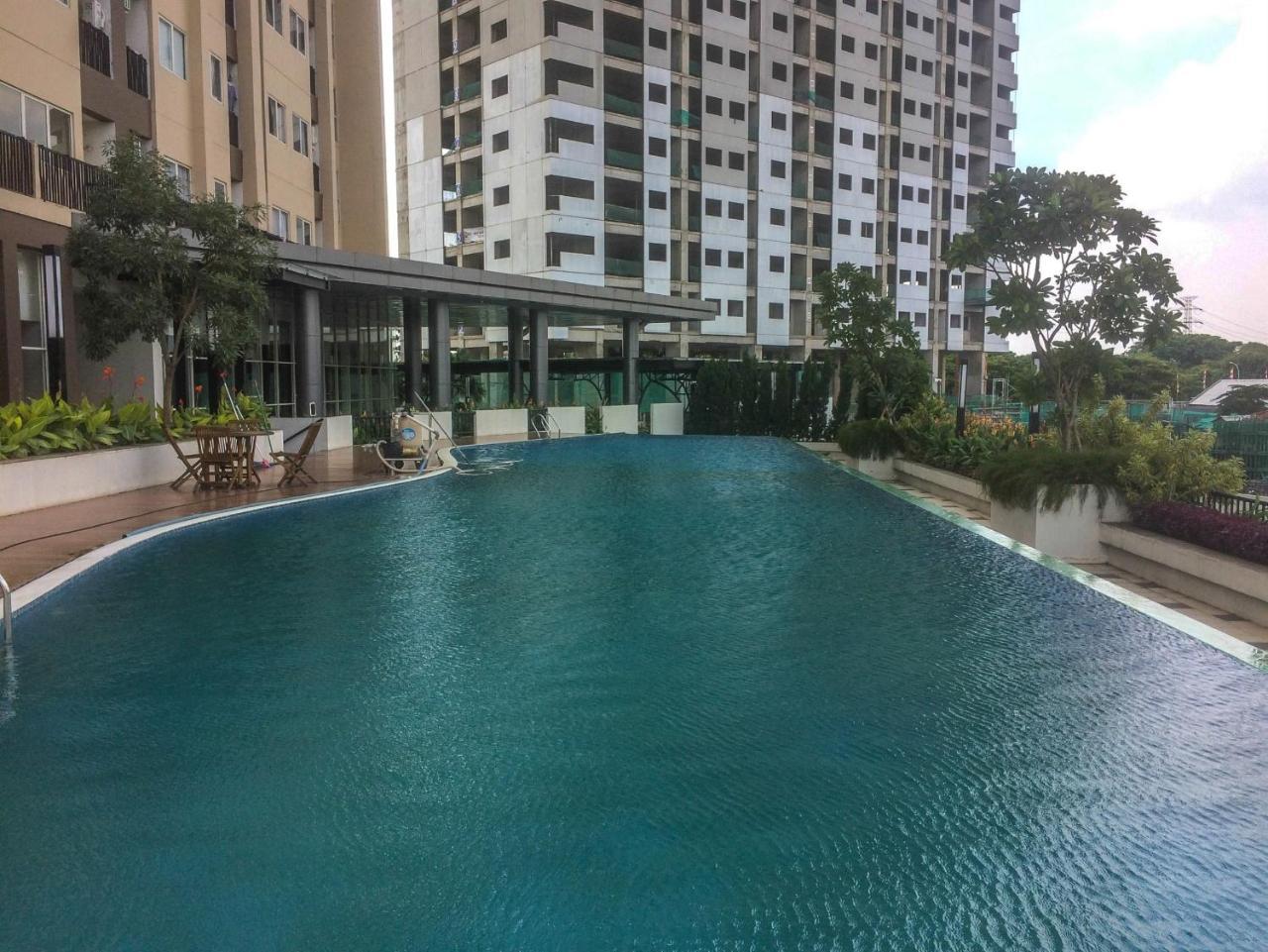 Minimalist The Oasis Near Omni Hospital Cikarang By Travelio Apartemen Bekasi